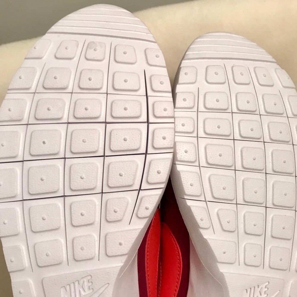 ✨NWOT Vintage Nike Sneakers - Picture 5 of 5